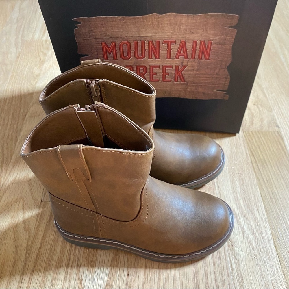 Mountain Creek Brown Faux Leather Boots Boys Sz 11 NIB Brand New Side Zip